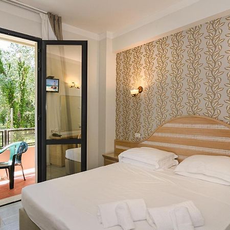 Hotel Nedy Marina di Massa Exterior foto