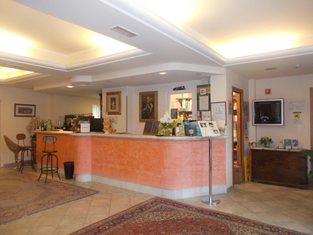Hotel Nedy Marina di Massa Exterior foto