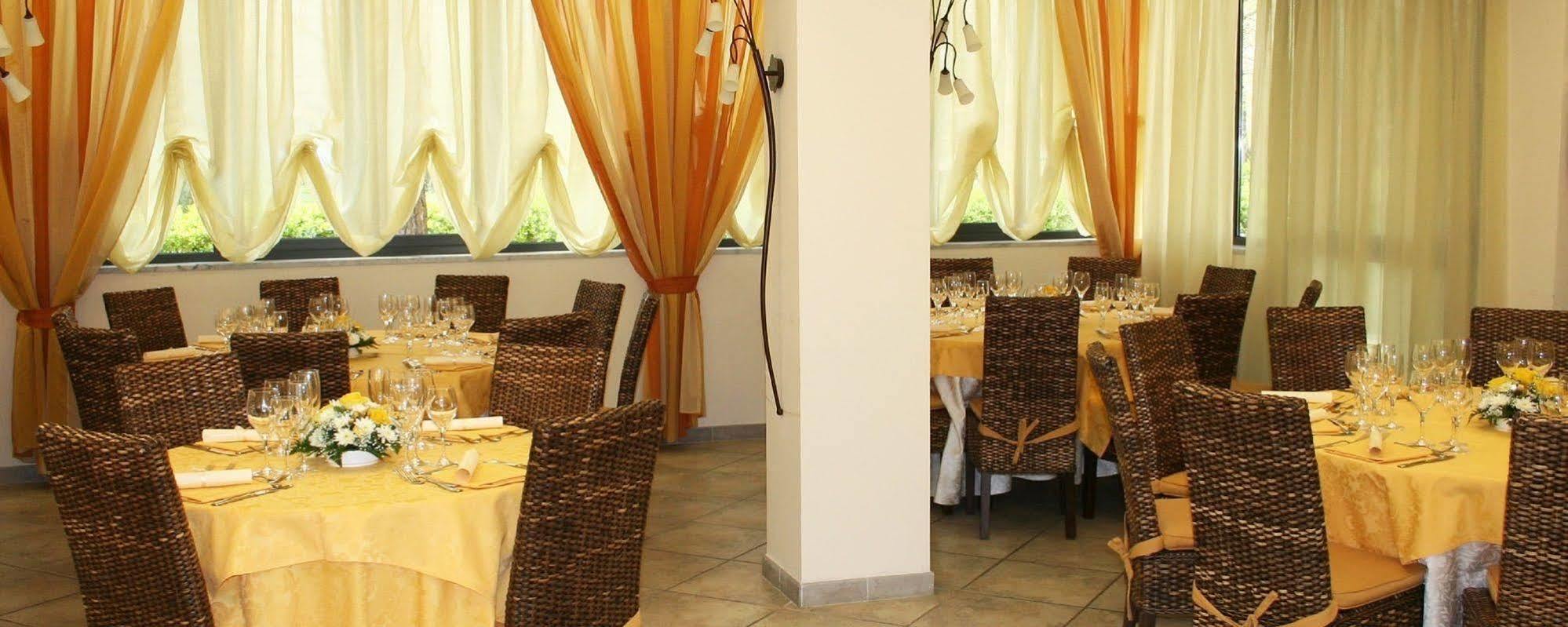 Hotel Nedy Marina di Massa Exterior foto